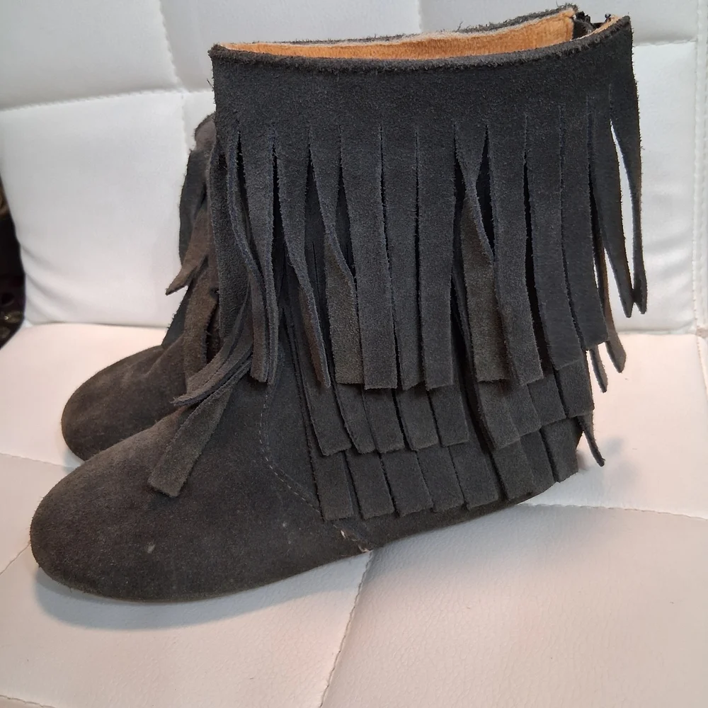 Monkey Feet Girls Grey Fringe Suede Ankle Boots Kids Comfy Shoes Sz 5-6yr